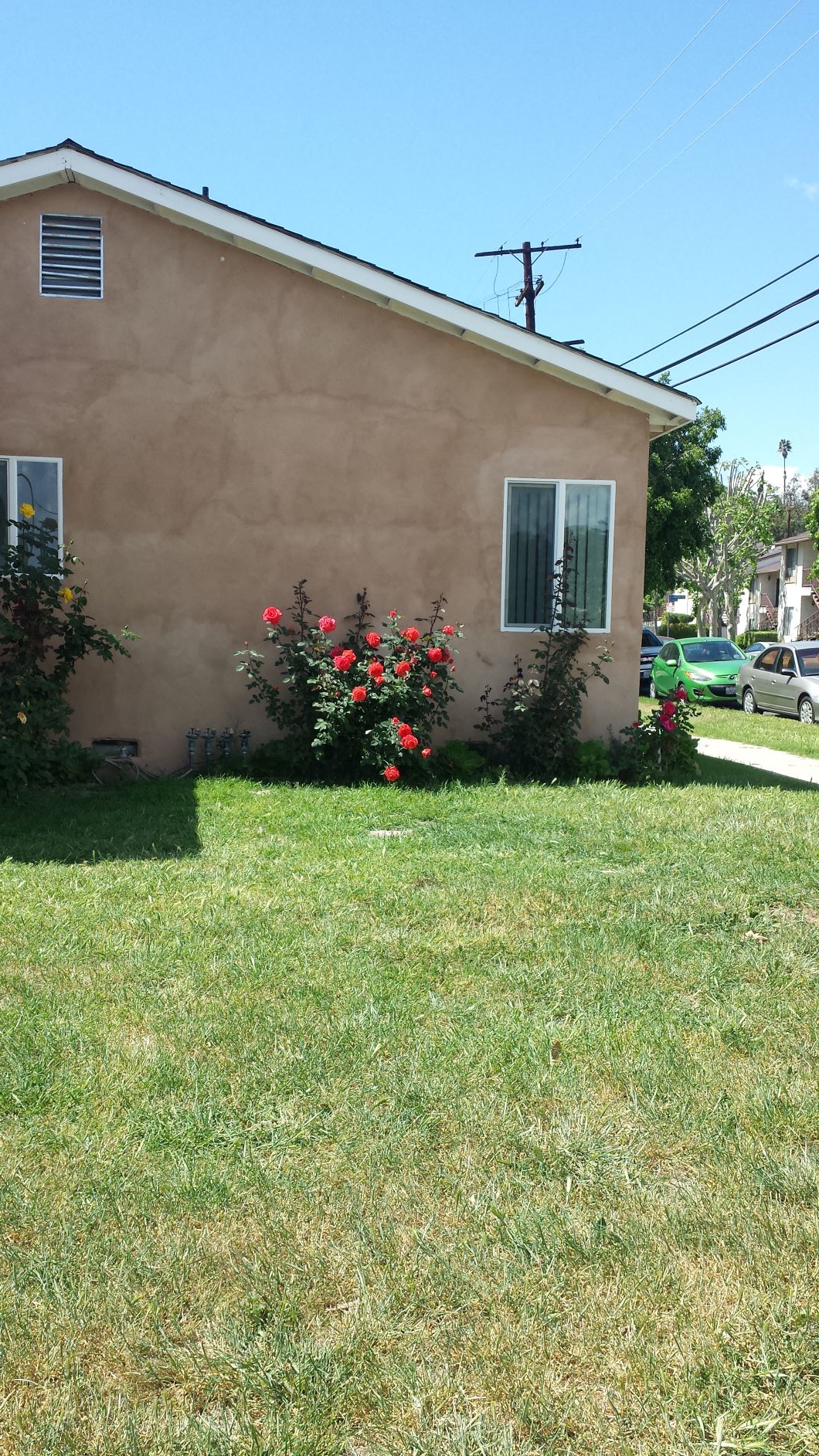 Front exterior furnished student home 2 minutes walk Cal State LA campus