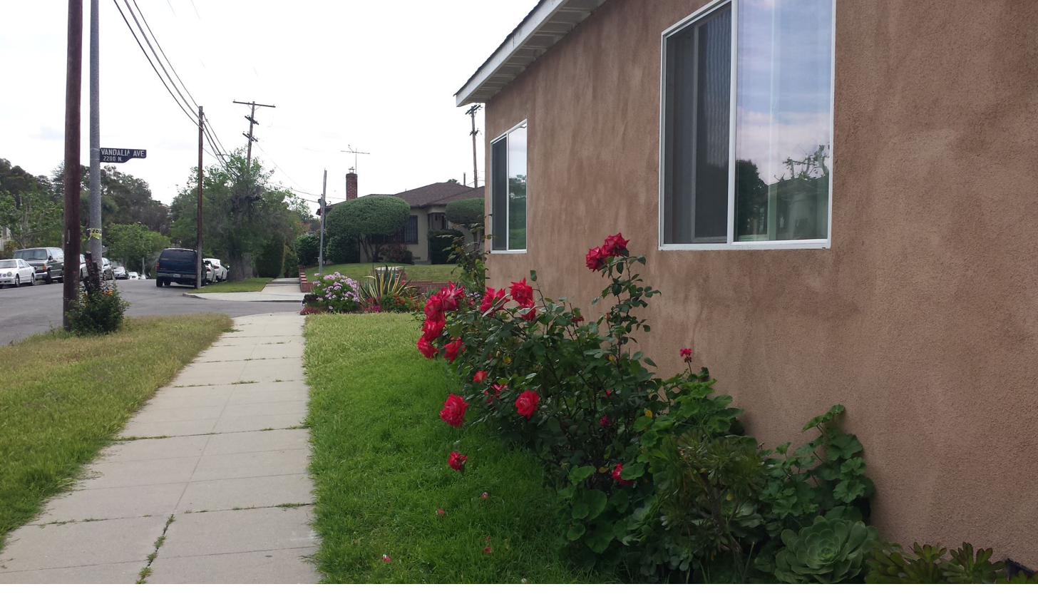 Exterior student housing home near CSULA rose garden quiet neighborhood